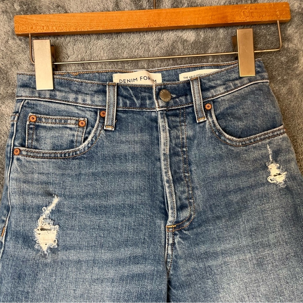 Aritzia Denim Forum The Arlo High Rise Straight 24 W 28 L Ankle Medium Wash - Picture 5 of 14